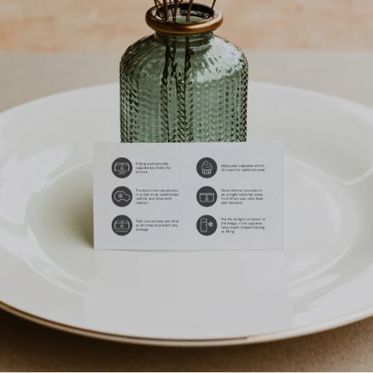 Cupcake Care Minimalist Flat Thank You Card 名刺