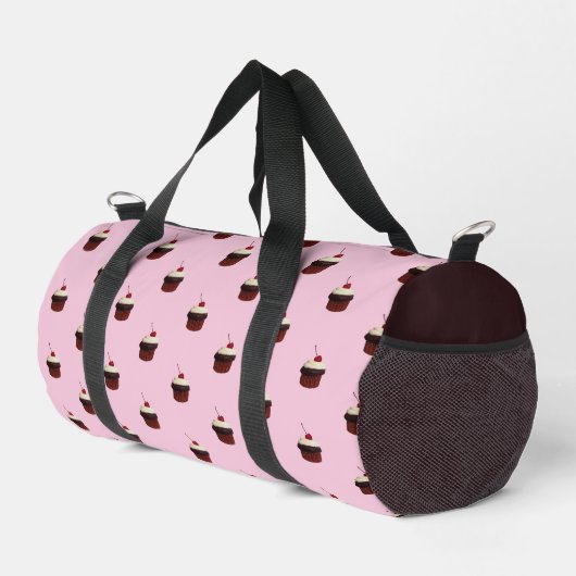 Cupcake with Cherry On Top Pattern ダッフルバッグ (右コーナー)