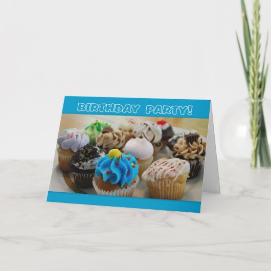 Cupcakesカラフル誕生日パーティーへの招待 招待状 (正面)