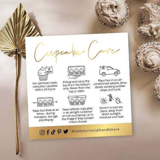 Cupcakesガイ気にドホワイトと金ゴールドロゴベーカリー スクエア名刺