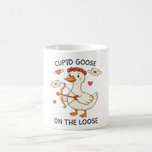 Cupid Goose On The Loose – Cute Valentine Goose コーヒーマグカップ (中央)