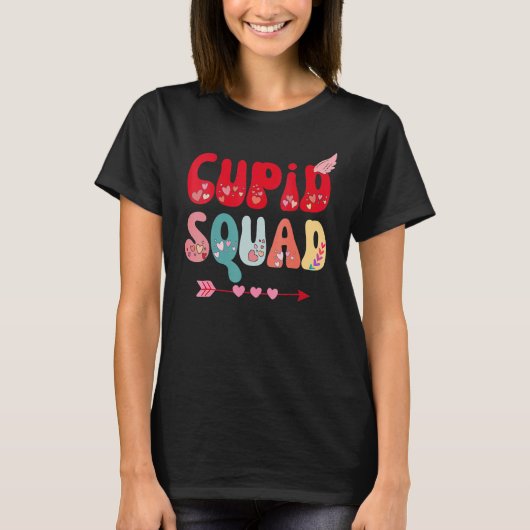 Cupid Squad Hearts Funny Valentine's Day Gifts Wom Tシャツ (正面)