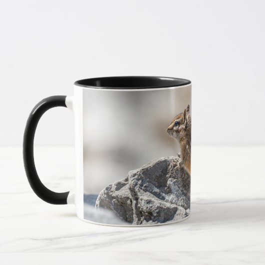 Curious Brown Chipmunk – Alberta Wildlife マグカップ (左)