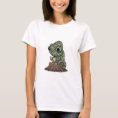 Curious Green Chameleon Reading Explorer's Journal Tシャツ (正面)