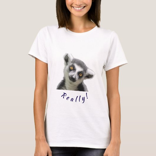 "Curious Lemur Stare" Tシャツ (正面)