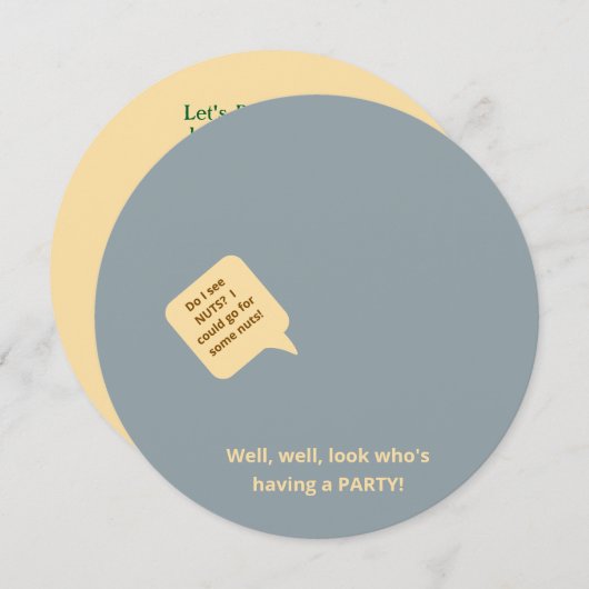 CURIOUS SQUIRREL ON FENCE LOOKING INTO HOUSE 招待状 (正面/裏面)