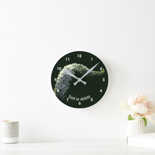 Curling White Wildflower Personalized   ラウンド壁時計 (ホーム)
