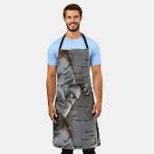 Curly Birch Bark Tree Rustic エプロン (着用した状態)