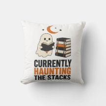 Currently Haunting the Stacks 幽霊が本を読む