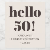 Custo Ivory Cream Brown Modern 50th Birthday Party ワインラベル (シングルラベル)
