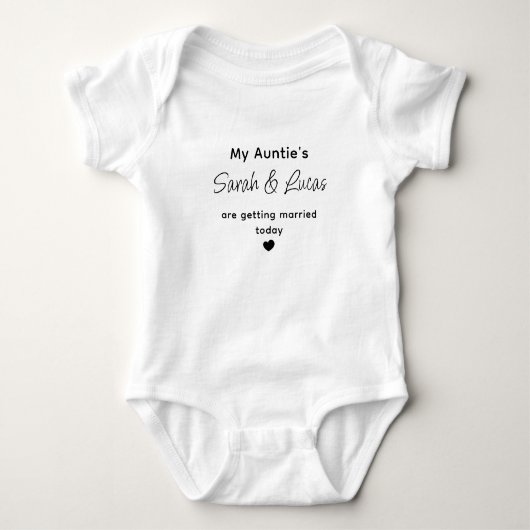 Custom Baby Grow for Aunt Getting Married ベビーボディスーツ (正面)