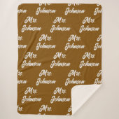 Custom Brown Mr & Mrs Blanket for Newlyweds Gift シェルパブランケット (正面)