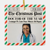 Custom Christmas Doctor Gift, Fun Newspaper Doctor セラミックオーナメント (正面)