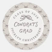 Custom Cream Taupe Coquette Bow Congrats Grad ラウンドシール (正面)