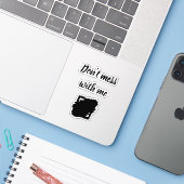 Custom-Cut Vinyl Sticker – “Don’t Mess With Me” シール (ノートパソコンとiPhone)