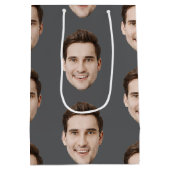 Custom Face Personalized Birthday Wedding Party ミディアムペーパーバッグ (裏面)