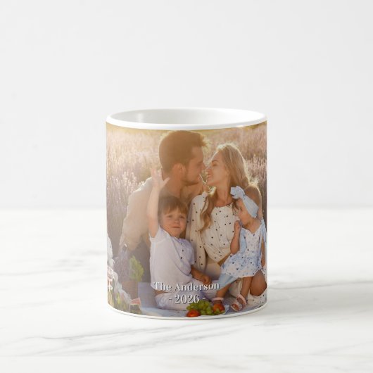 Custom Family Photo – Personalized Last Name  コーヒーマグカップ (中央)