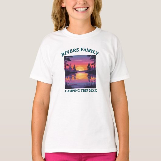 Custom Family Reunion Camping By The Lake T-Shirt Tシャツ (正面)