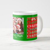 Custom Festive Red Green Christmas Photo ジャンボコーヒーマグカップ (正面右)