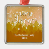Custom Gold Snowy Forest Merry Christmas メタルオーナメント (正面)