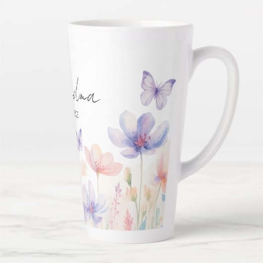 Custom Grandma Est. Year - Flower and Butterfly カフェラテマグ (右)