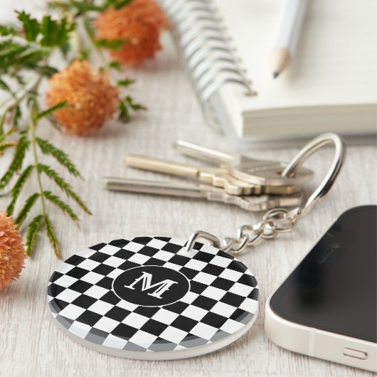 Custom Initial, Black White Checkered Keychain キーホルダー (正面右)