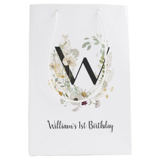 Custom Initial W With Soft colour Wild flowers ミディアムペーパーバッグ (正面)