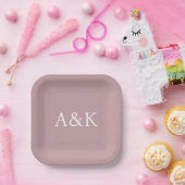 Custom Initials on Dusty Rose Mauve Wedding ペーパープレート (パーティー)