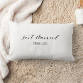 Custom Just Married Wedding Pillow Names & Date ランバークッション (ブランケット)