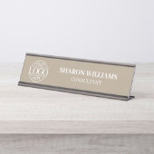 Custom Logo | Professional Taupe Beige Minimalist デスクネームプレート (正面)