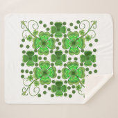 Custom Metallic Green Clover & Swirl Pattern  シェルパブランケット (正面(横))