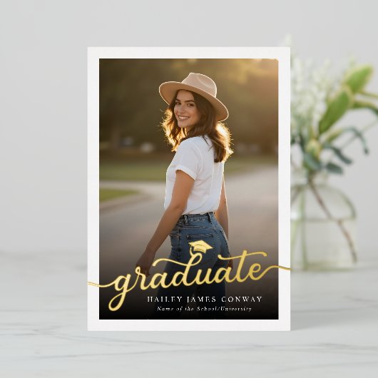 Custom Modern Chic Typography Graduation Foil Card 箔シーズンカード (立ち正面)