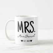 Custom Modern Mr and Mrs Mug Gift for Newlyweds コーヒーマグカップ (左)
