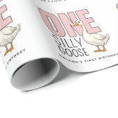 Custom Modern Pink One Silly Goose First Birthday ラッピングペーパー (ロールコーナー)