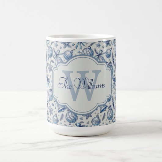 Custom Monogram Blue Toile Christmas Ornaments  コーヒーマグカップ (中央)