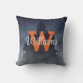 Custom Monogram Haunted House Halloween Decor クッション (正面)