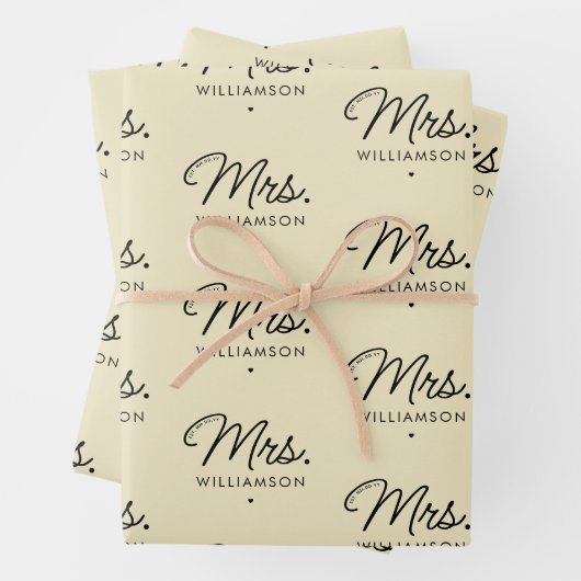 Custom Mrs. Est. Modern Elegant Script Newlywed ラッピングペーパーシート (インサイチュ)