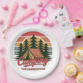 Custom Name Camping ペーパープレート (パーティー)