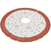 Custom Name Festive Red White Christmas  ブラッシュドポリエステルツリースカート (アングル)