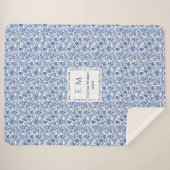 Custom Name French Toile Blue Blanket for Her シェルパブランケット (正面(横))