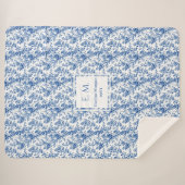 Custom Name Royal Blue Toile de Jouy Throw Blanket シェルパブランケット (正面(横))