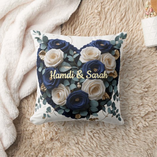 Custom Navy Gold Floral Monogram Heart Pillow クッション (ブランケット)