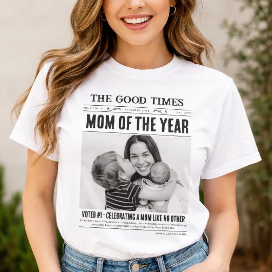 Custom Newspaper Shirt, Mom of the Year Gift, Mom Tシャツ