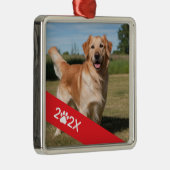 Custom Pet Photo with Year and Paw Ribbon メタルオーナメント (右)