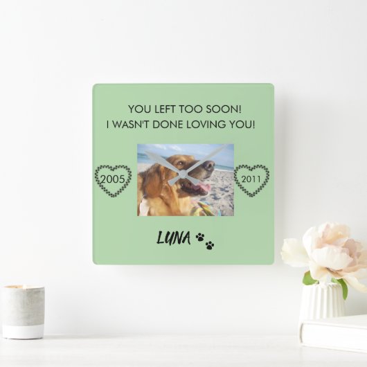 Custom Pet Tribute with Dates and Paw Prints スクエア壁時計 (ホーム)