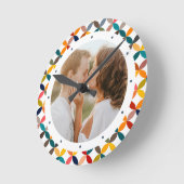 Custom Photo Modern Colorful Personalized ラウンド壁時計 (傾斜)