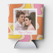 Custom Photo Personalized Wedding Retro Groovy 缶クーラー (正面)