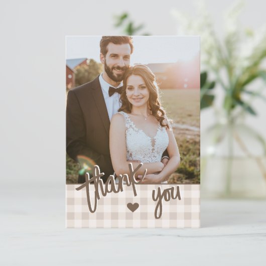 Custom Photo Rustic Beige Gingham And Hare Wedding サンキューカード (スタンド正面)