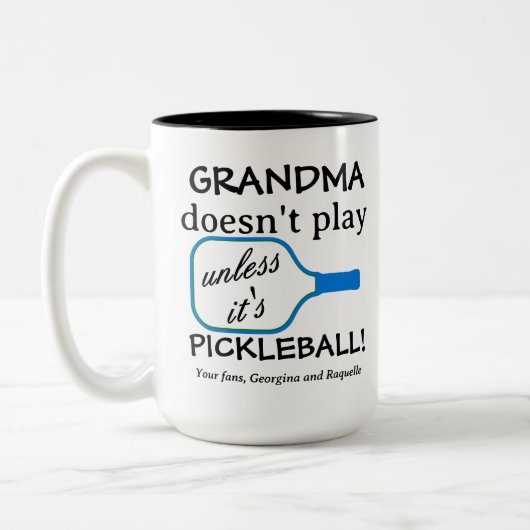 Custom Pickleball Grandma Funny Modern Typography ツートーンマグカップ (左)