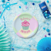 Custom Pink Birthday Cupcake Personalised ペーパープレート (パーティー)